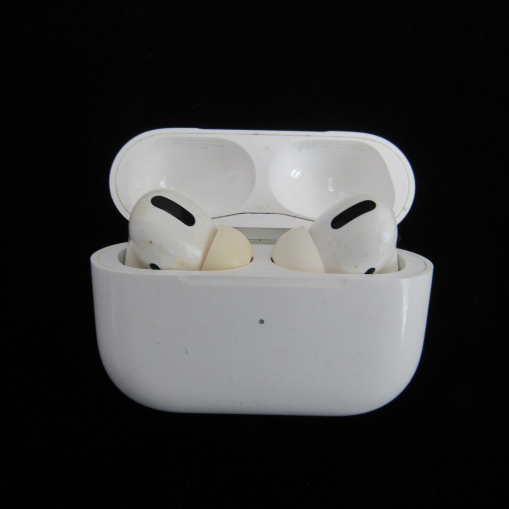 Apple AirPods Pro 1st Generation (Right Earbud Not Connecting) For Parts/Repairs